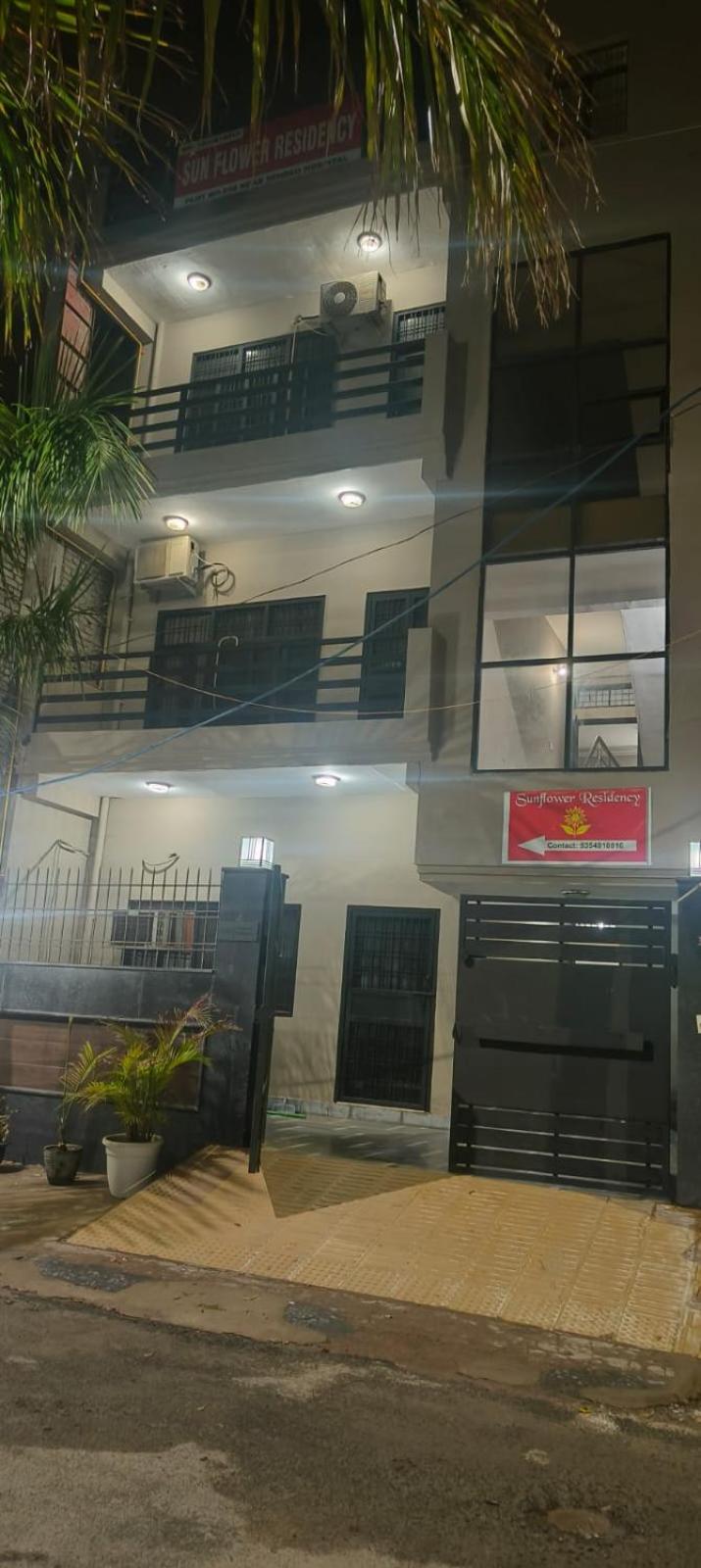 Play-Sunflower Omega-1 Couple Friendly Greater Noida Exterior foto